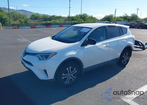 2018 Toyota Rav4 Le z USA, uszkodzony, nr VIN JTMZFREV0JJ166951